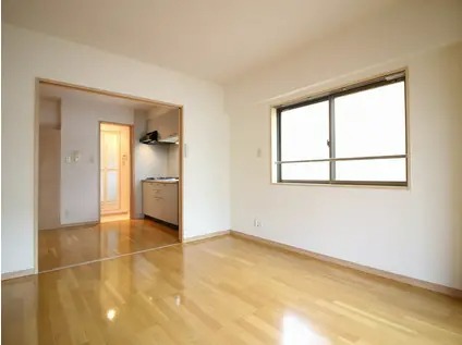 家具の配置がしやすいお部屋です。