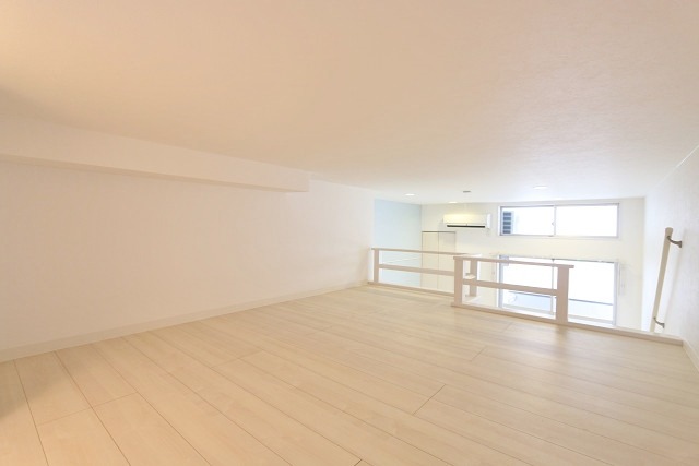 こちらは寝室にいかがでしょうか？？