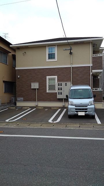 駐車場完備。