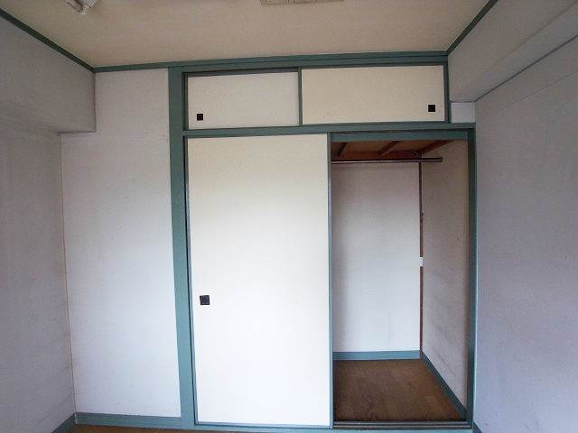 荷物が沢山入る押入です