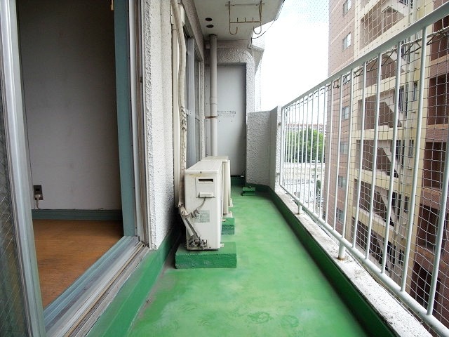 天気のいい日はこちらで洗濯物を干せます