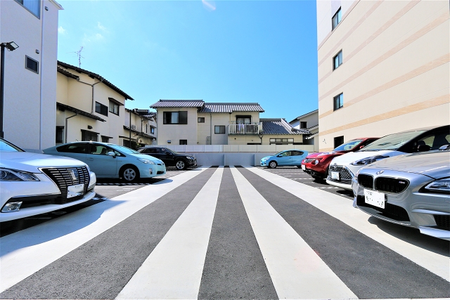 敷地内に駐車場があります