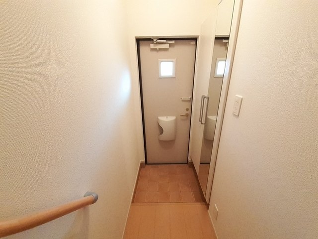 玄関はこんな感じです。