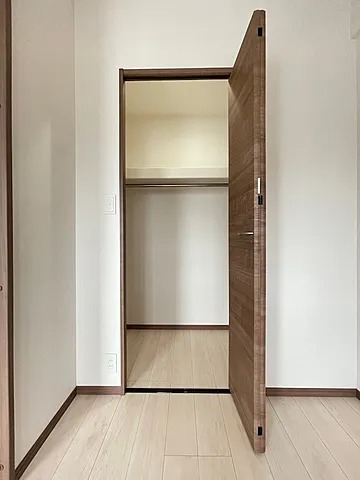 お洋服が多い方でも楽々収納できます