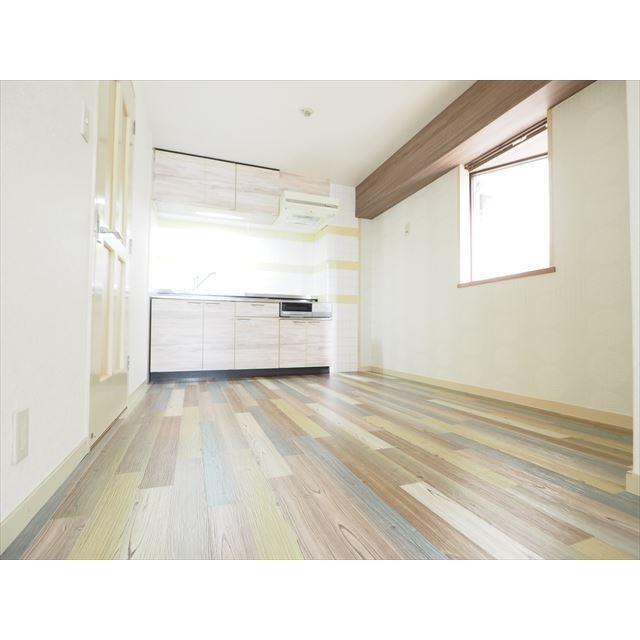 家具の配置がしやすいリビングですね