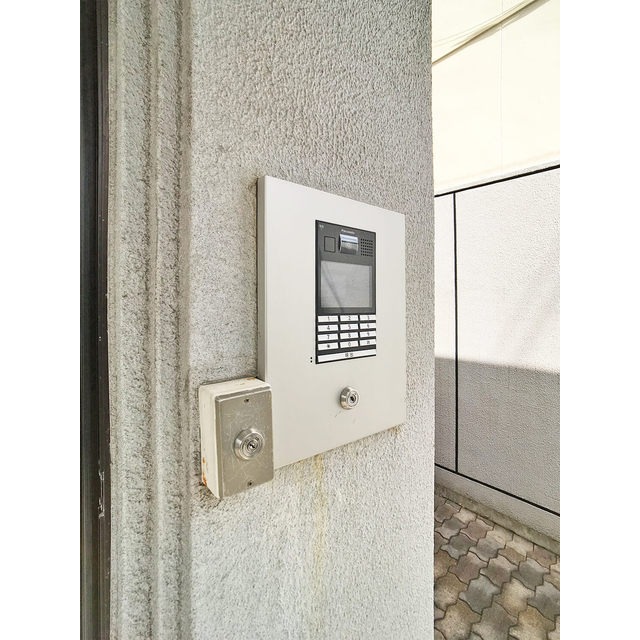 安心のオートロック付きです