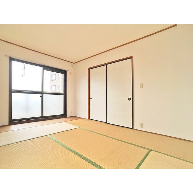 畳の匂いで落ち着きそうですね