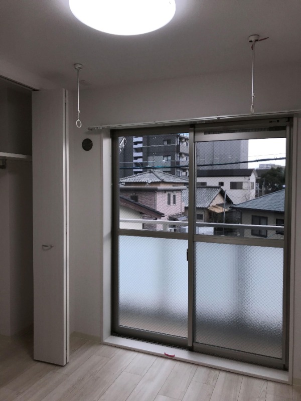 便利な室内物干し付きです。