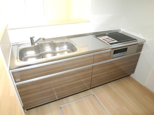 IHで安全性が高く掃除も楽々ですね