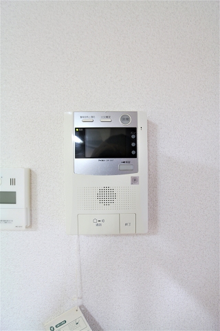 モニターで来客を確認できます