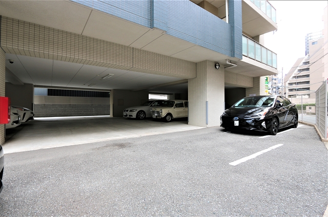敷地内に駐車場がございます