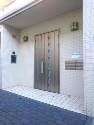 オートロック完備。