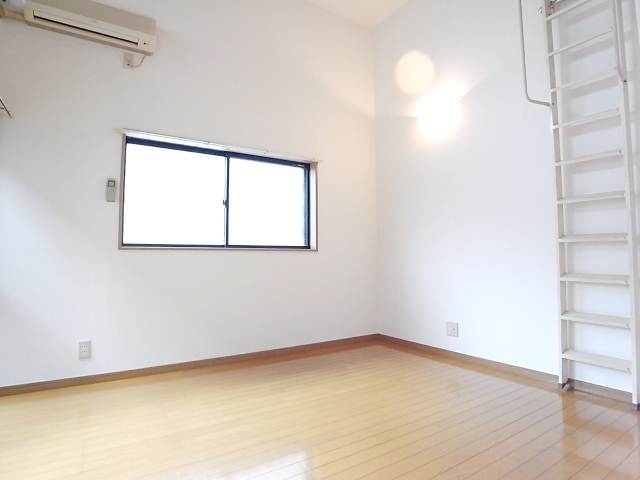 家具の配置がしやすいお部屋です