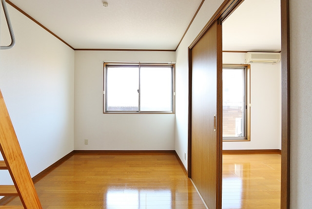 いろんな用途に使える洋室です