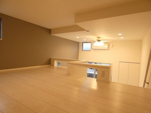 こちらは寝室にいかがでしょうか？？