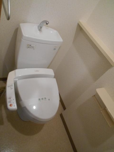 温水洗浄便座付きです