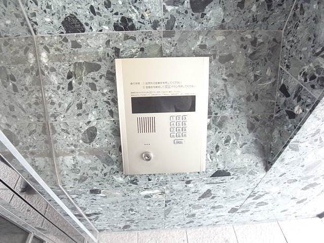 オートロック完備。