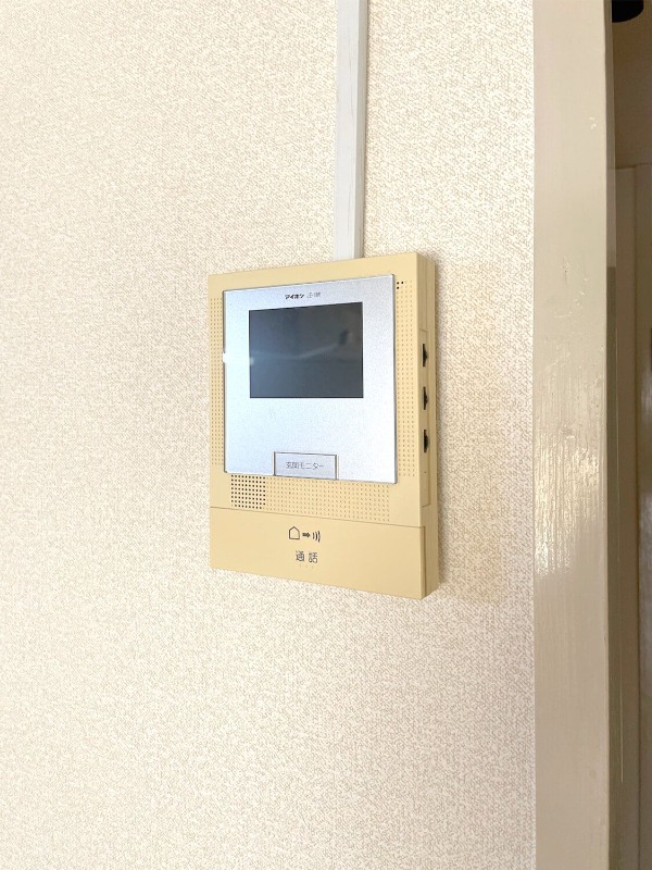 モニター付きインターホンで安心です