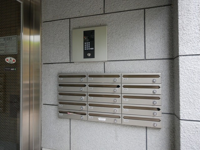 オートロック付きで安心です。
