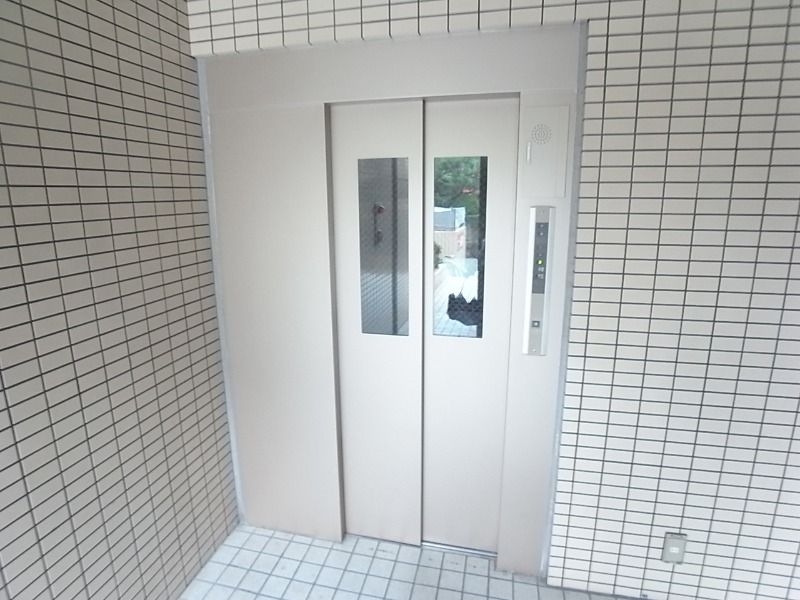 エレベーター付きで快適です。