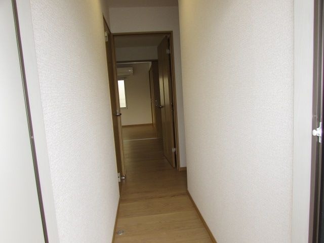 明るい玄関ですね。