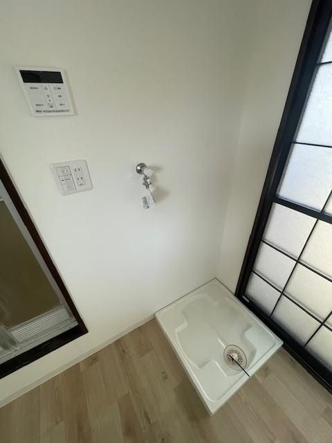 室内洗濯機置場完備。