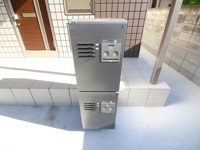 宅配ボックス完備。
