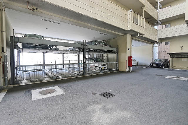 機械式駐車場です