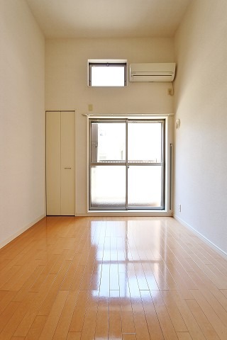 家具の配置がしやすいお部屋です