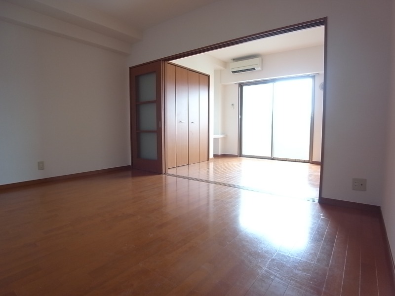 広々とした開放感のあるお部屋です