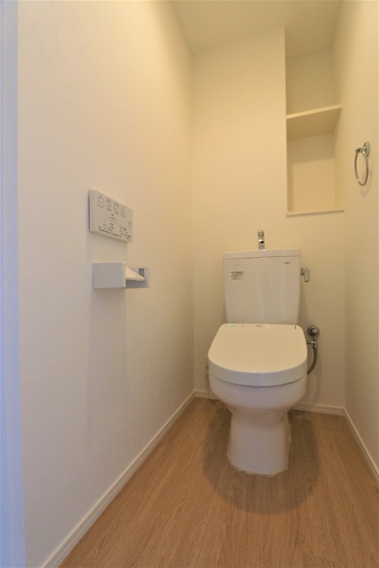清潔感のあるトイレですね