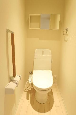 清潔感のあるトイレです