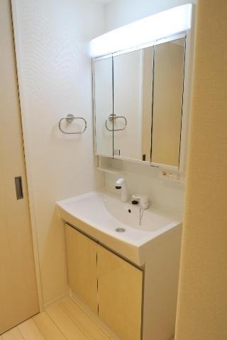 身だしなみチェックはここで