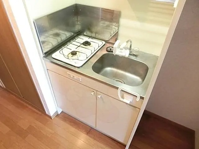 自炊派の方に嬉しい2口ガスコンロが付いてます。
