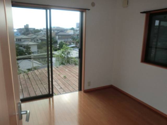 2面採光の明るいお部屋です。