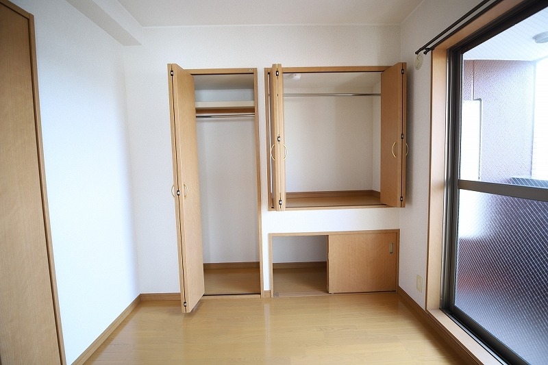 お荷物はこちらへ。