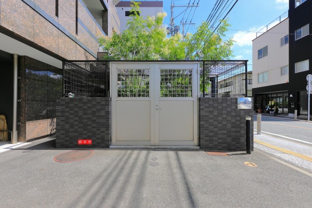敷地内ごみ置き場ありです