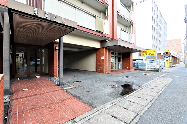開放感のあるエントランスです