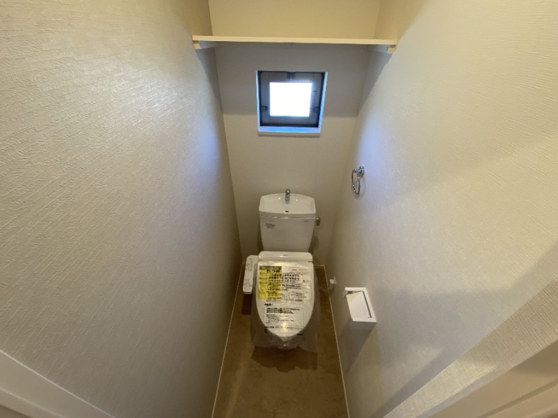 清潔感のあるトイレですね