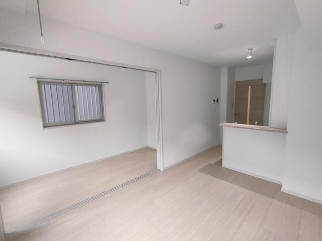 家具の配置がしやすいリビングですね