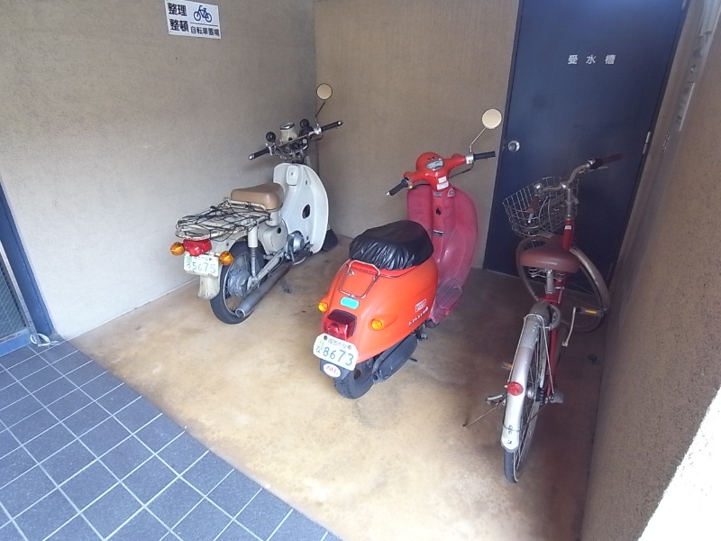 駐輪場完備。