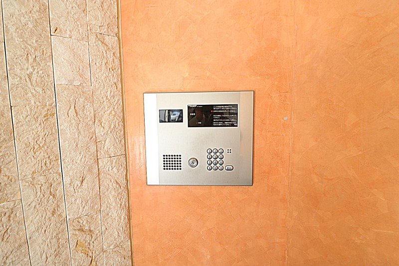 オートロック完備。