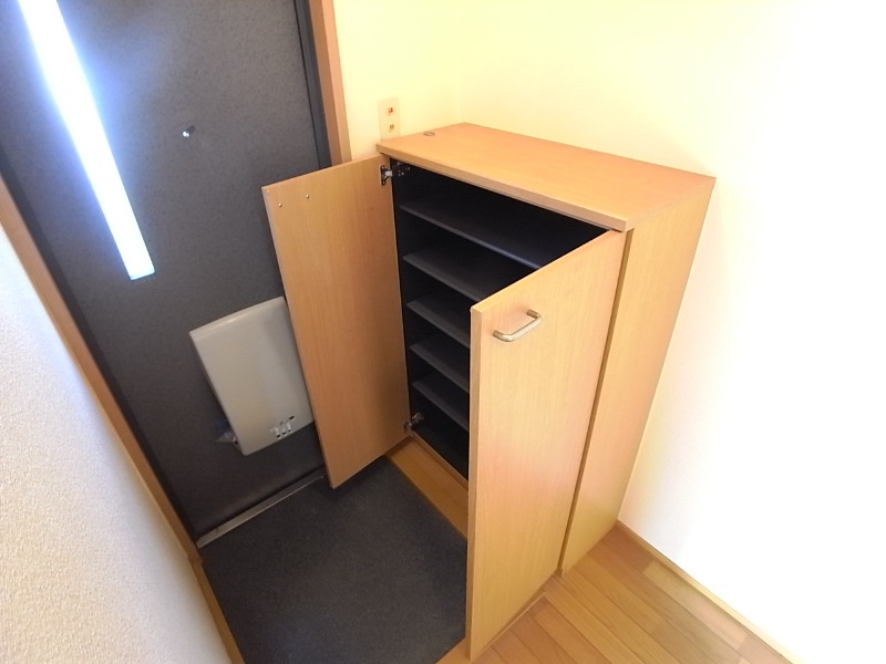 シューズボックス完備。