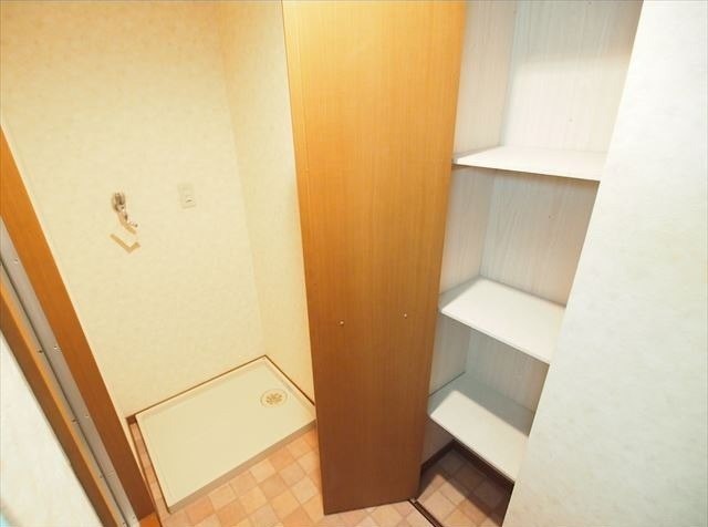 もちろん室内洗濯機置き場です。