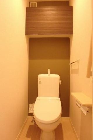 清潔感のあるトイレですね