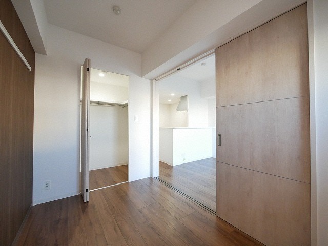 こちらは寝室にピッタリのお部屋ですね