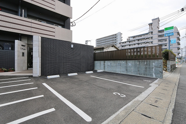 敷地内駐車場有ります