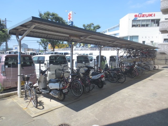 屋根付きの駐輪場です