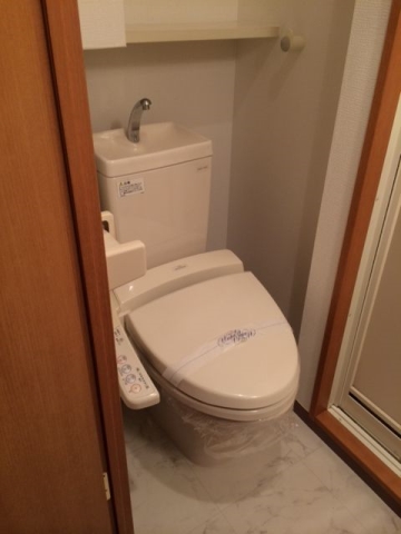 広くて清潔感あるトイレです