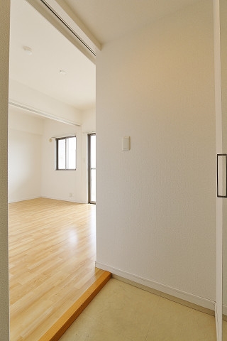 玄関からみたお部屋です